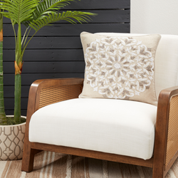 Saro Lifestyle 1568 Beaded And Embroidered Pillow