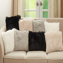 Saro Lifestyle 1601 Classic Faux Fur Pillow
