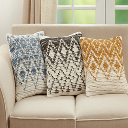 Saro Lifestyle 1728 Diamond Woven Pillow