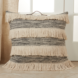 Saro Lifestyle 194 Tassle Floor Pillow