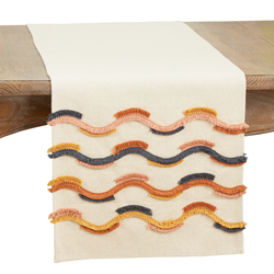 saro lifestyle 2057 Fringe Lace Appliqué Runner