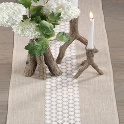 Saro Lifestyle 2713 Lace Daisy Runner