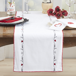 Saro Lifestyle 3226 Embroidered Love Runner