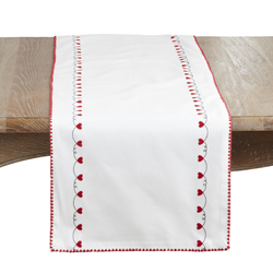 saro lifestyle 3227 Embroidered Hearts Runner