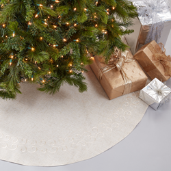 saro lifestyle 493 Embroidered Design Tree Skirt