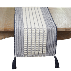 saro lifestyle 8111 Dashed Stripe Runner