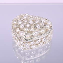 Saro Lifestyle HA379 Pearl Heart Box