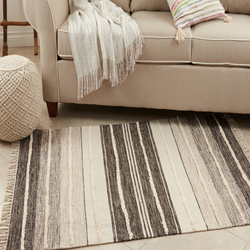 Saro Lifestyle RU775 Woven Tufted Rug