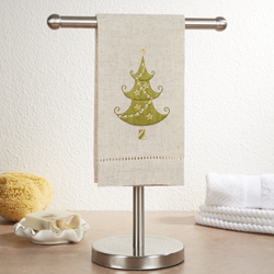 Saro Lifestyle XM756 Embroidered And Hemstitched Christmas Tree Guest Towel
