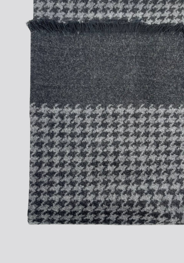 Sartorio Gray Pied-de-Poule Patterned Cashmere Scarf