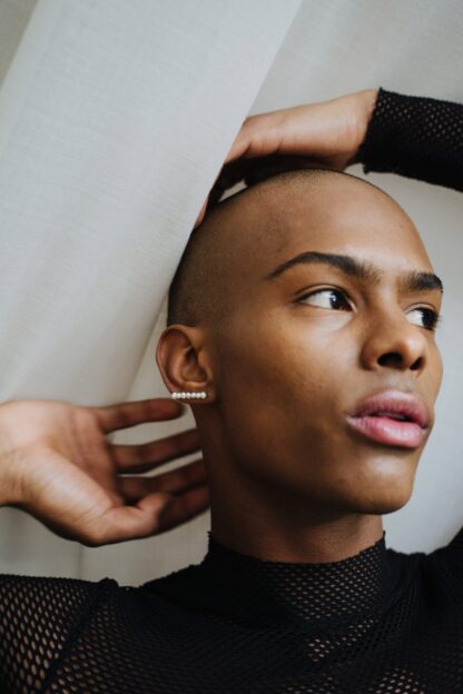 saskia diez 7 Pearl Barbelle Earring. One piece