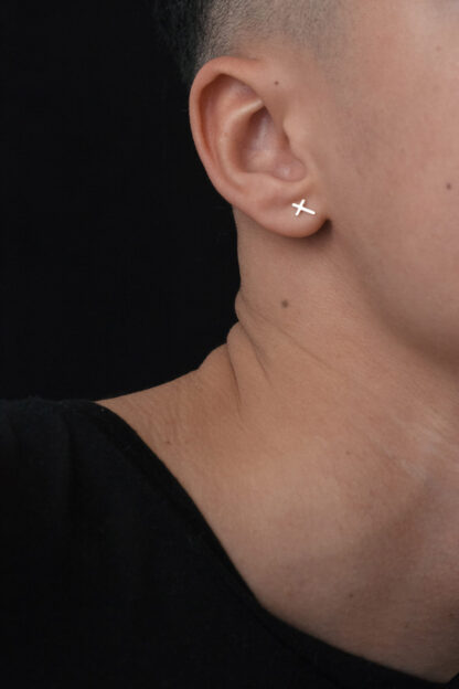 saskia diez CROSS stud