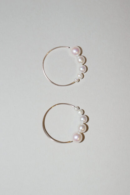 saskia diez Drop PEARL hoops