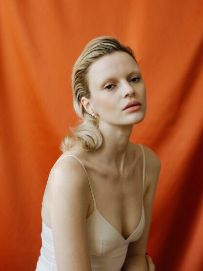 Saskia Diez Drop PEARL Hugging Earrings