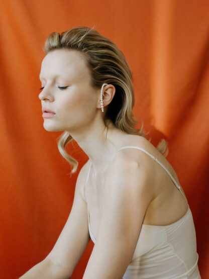 Saskia Diez Drop PEARL Wrap Earring