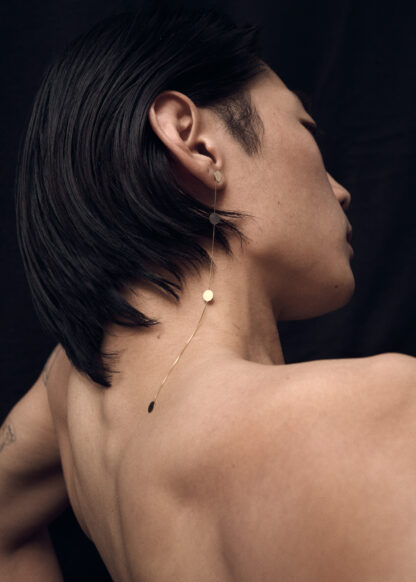 saskia diez Gold Dancing Paillettes earring No1