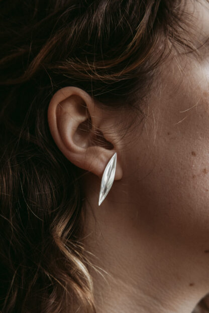 saskia diez Leaves ear studs