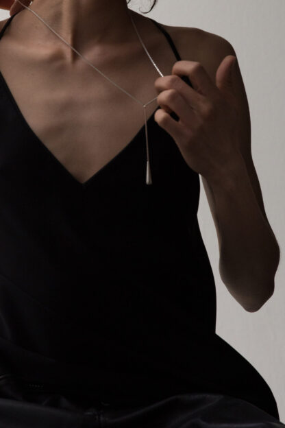 saskia diez long Teardrop necklace