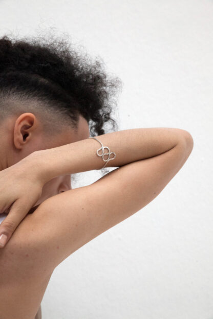 Saskia Diez Looping Bracelet