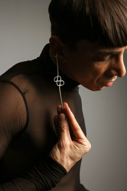saskia diez Looping Earcuff