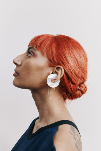 saskia diez MOP disc earcuff No2 chain