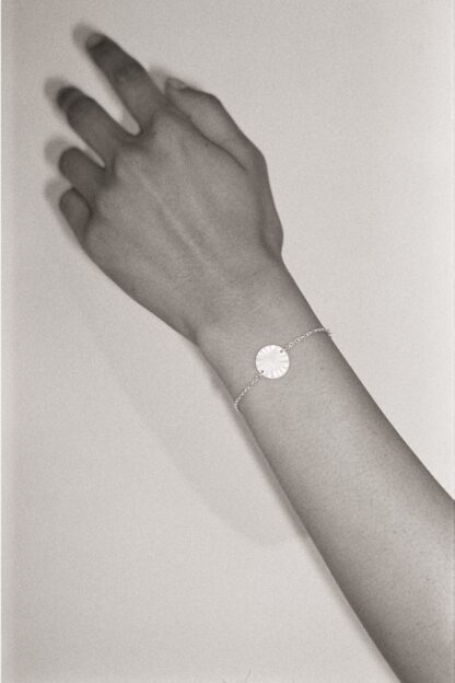 saskia diez MOP fine bracelet
