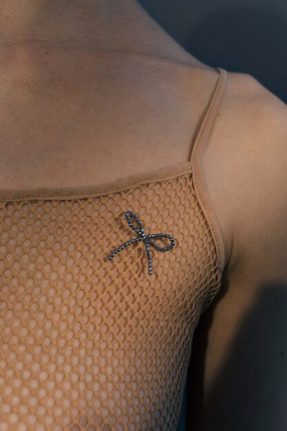 saskia diez SPARKLING bow brooch