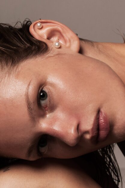 Saskia Diez Wire Pearl Earcuff