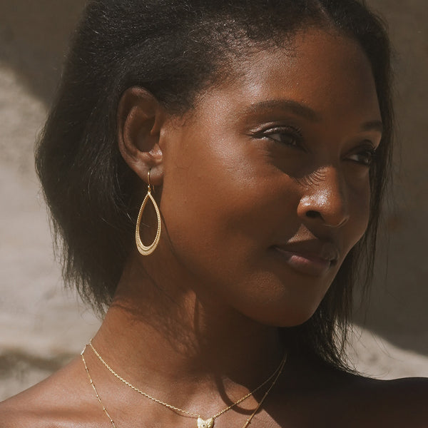 Satya Jewelry Graceful Beauty Dot Teardrop Earrings