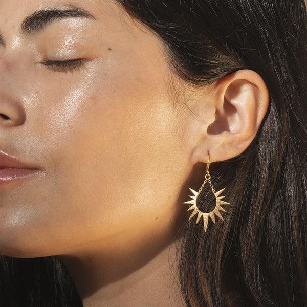 Satya Jewelry Lucent Glow Starburst Linear Drop Earrings