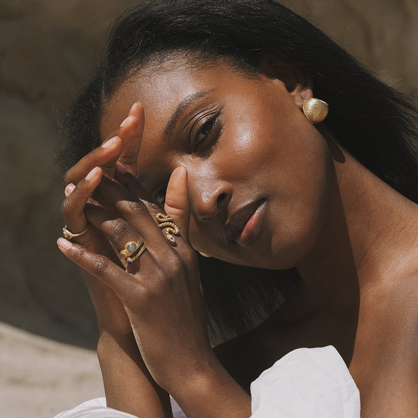 Satya Jewelry Confident Beauty Dot Earrings