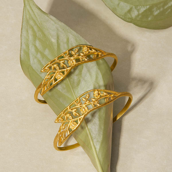 Satya Jewelry Expanding Beauty Lotus Cuff