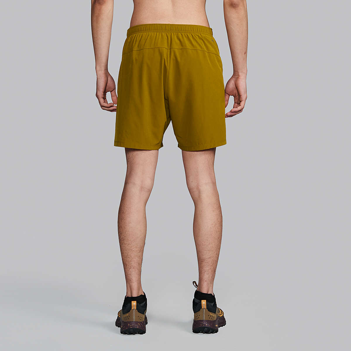 saucony Men's Outpace 5" Short