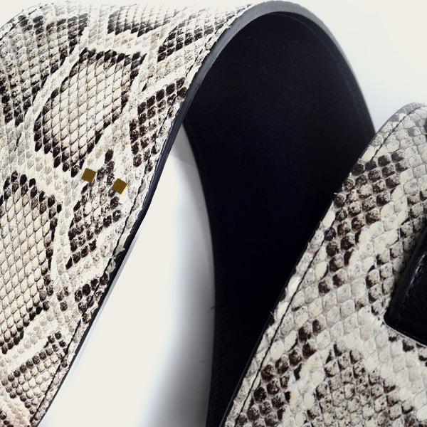 Savas The Guitar Strap Python