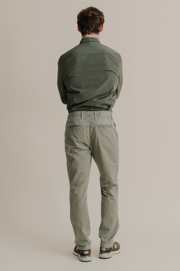 Save Khaki United Distressed Button Fly Chino Olive