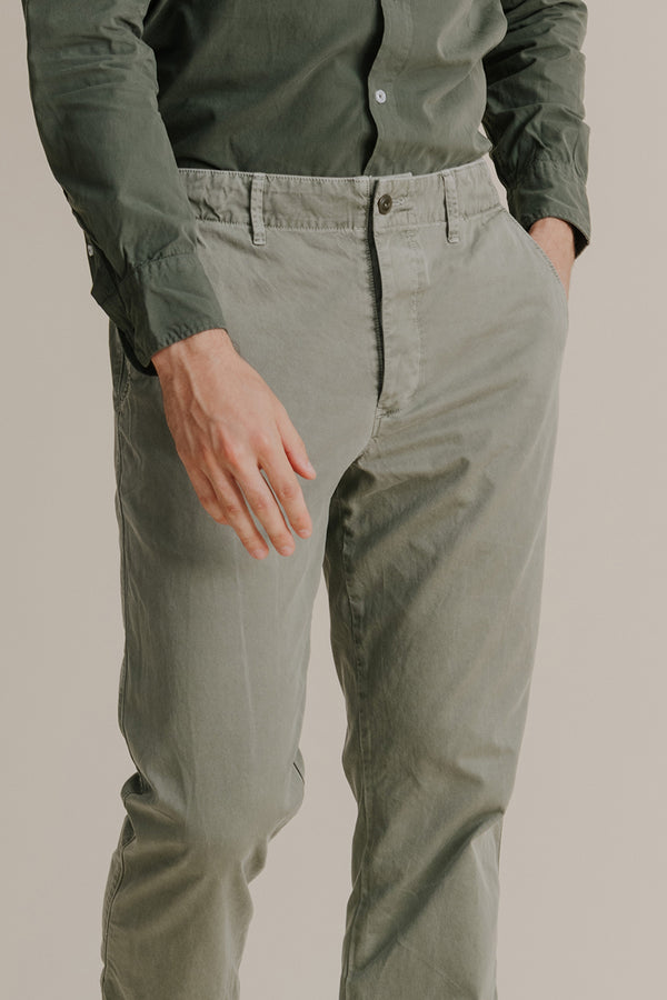 Save Khaki United Distressed Button Fly Chino Olive