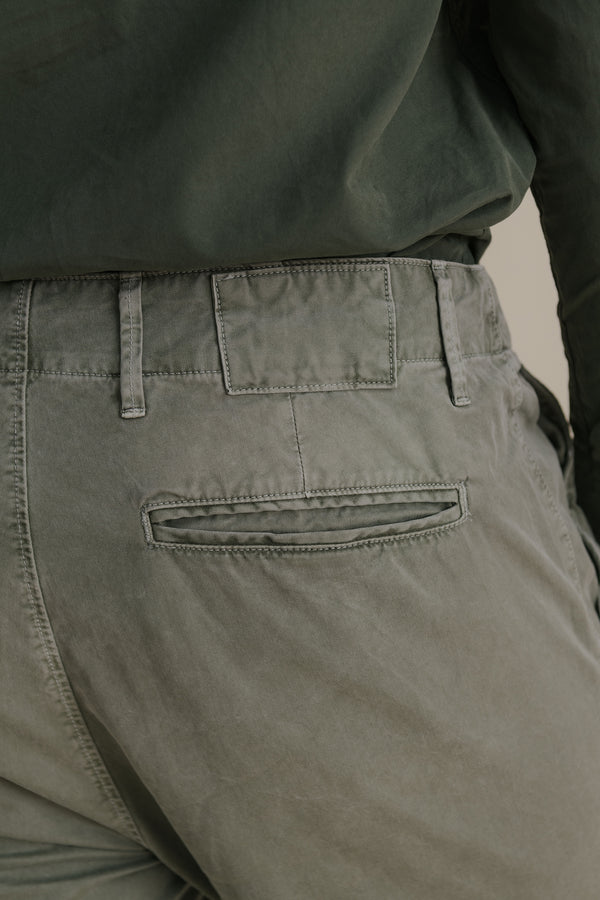 Save Khaki United Distressed Button Fly Chino Olive