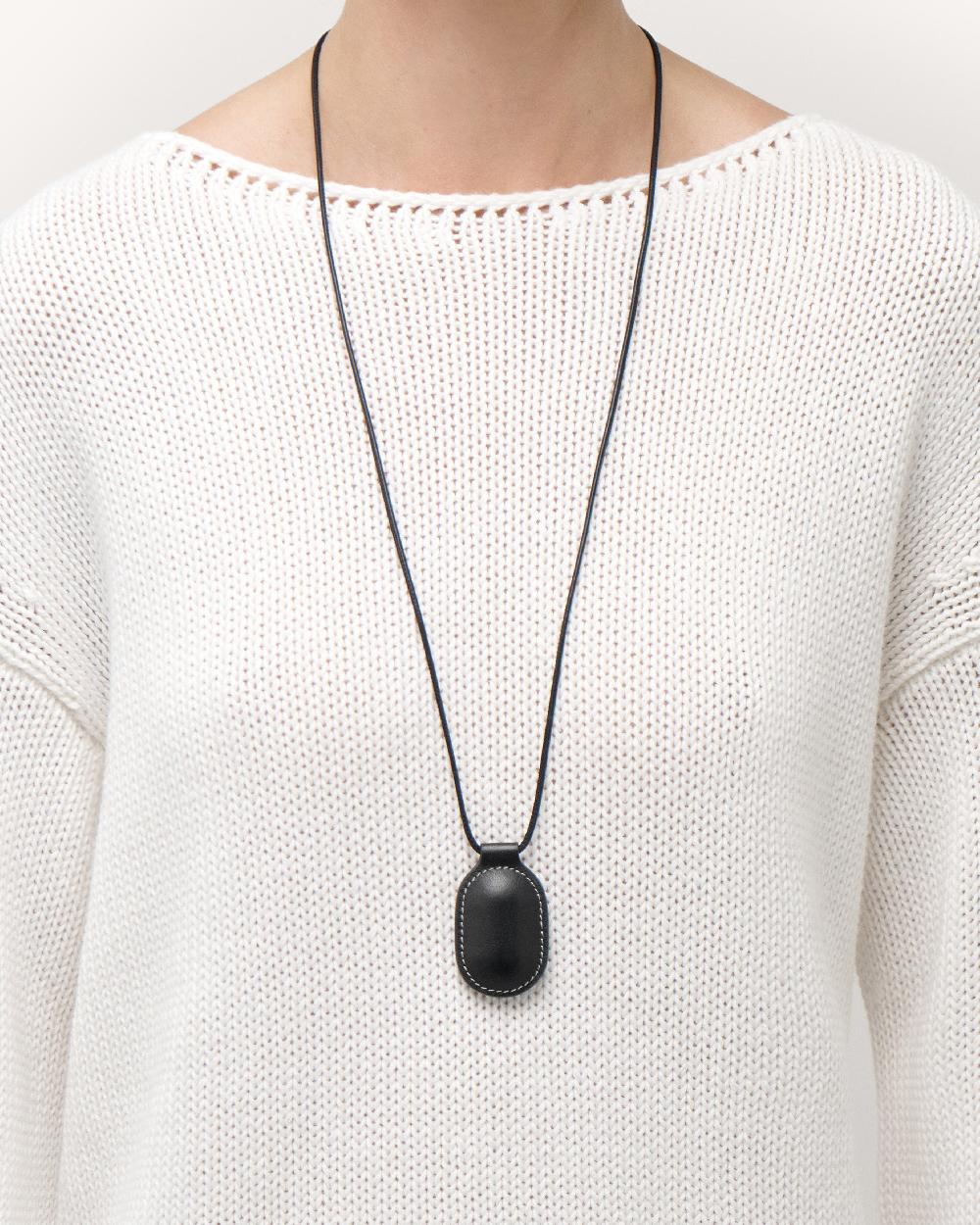 Savette Tondo Pendant Necklace