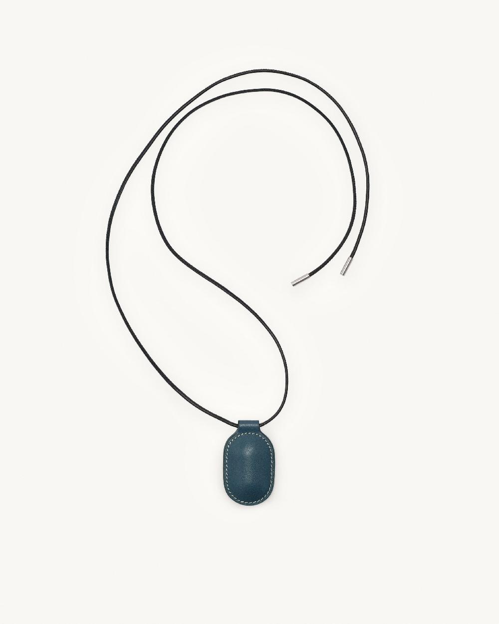 Savette Tondo Pendant Necklace