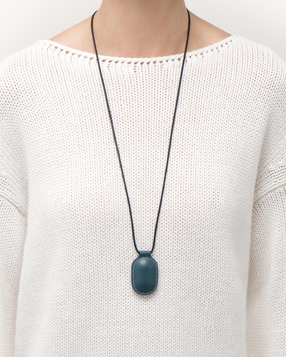 Savette Tondo Pendant Necklace