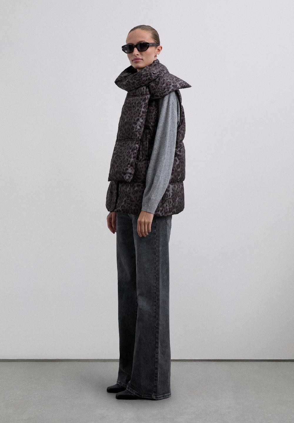 Scalpers ANIMAL PRINT GILET WITH DETACHABLE SCARF ANIMAL PRINT