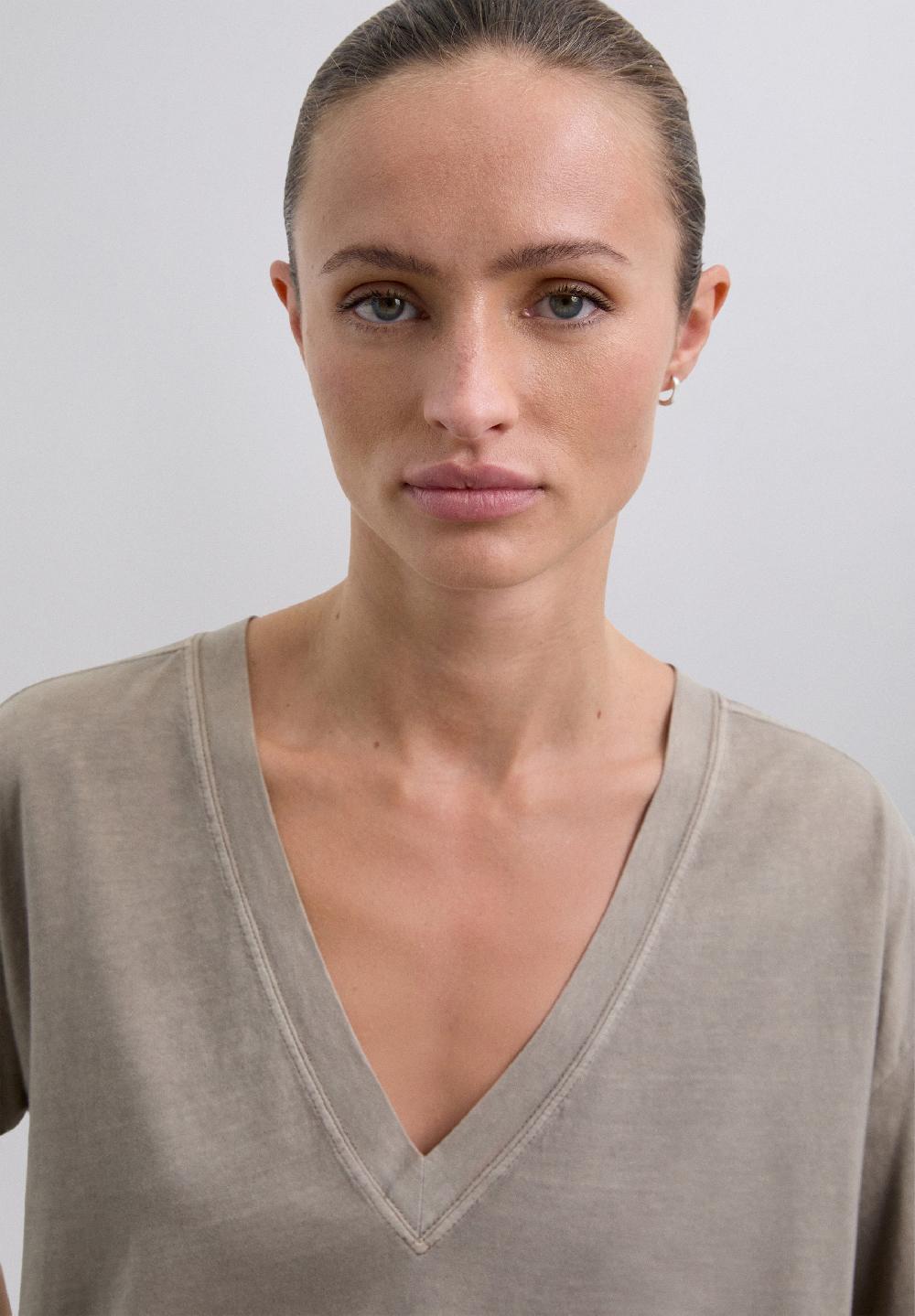 Scalpers BASIC V-NECK T-SHIRT TAUPE