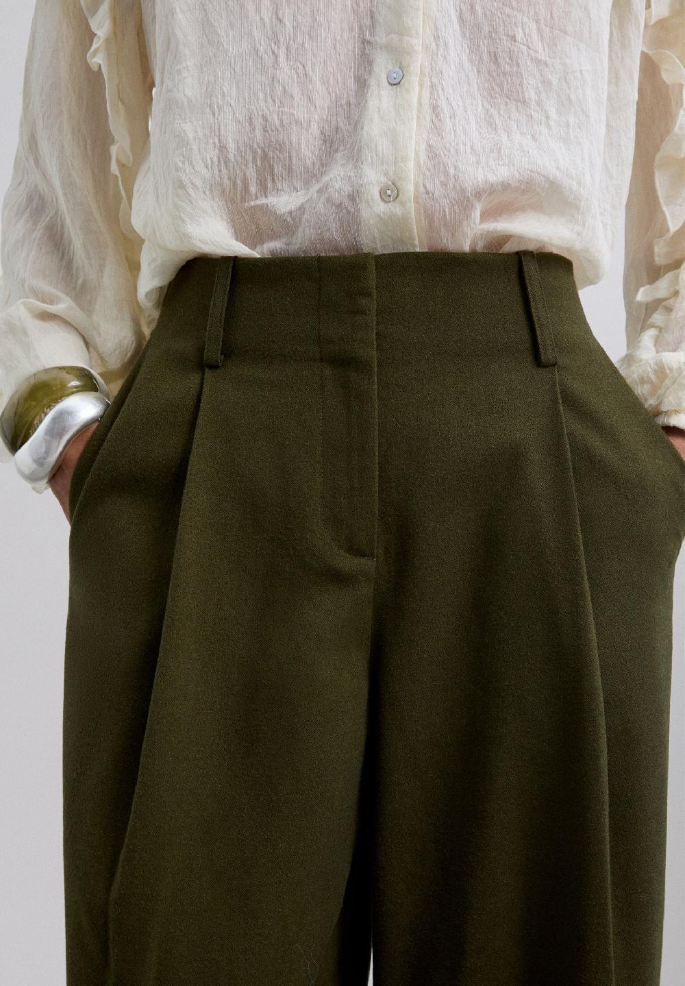 Scalpers DARTED TROUSERS WITH POCKETS OLIVE
