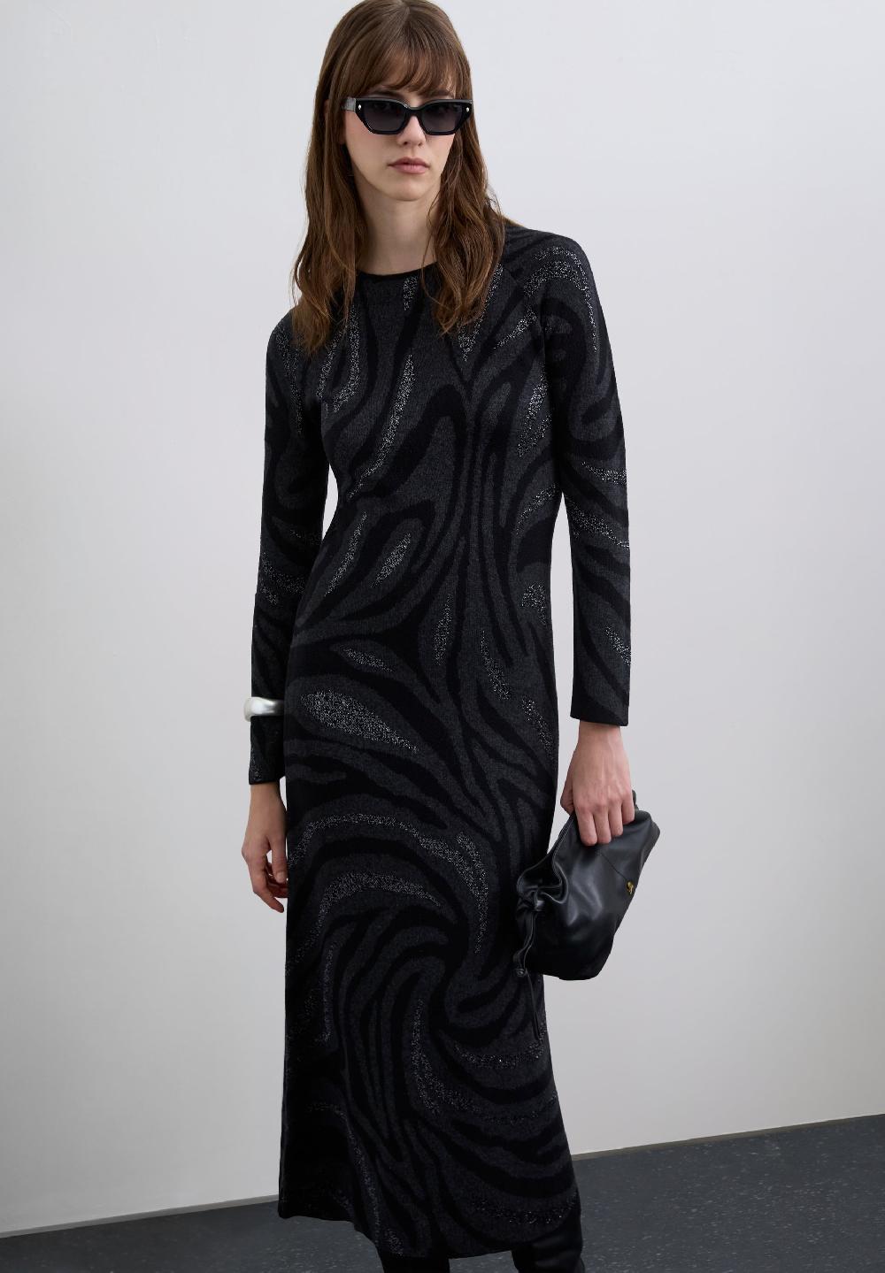 Scalpers LONG PRINTED KNIT DRESS BLACK/GREY