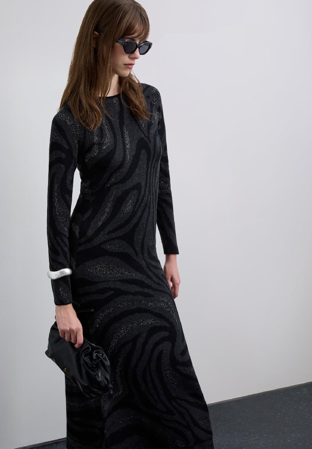 scalpers LONG PRINTED KNIT DRESS BLACK/GREY