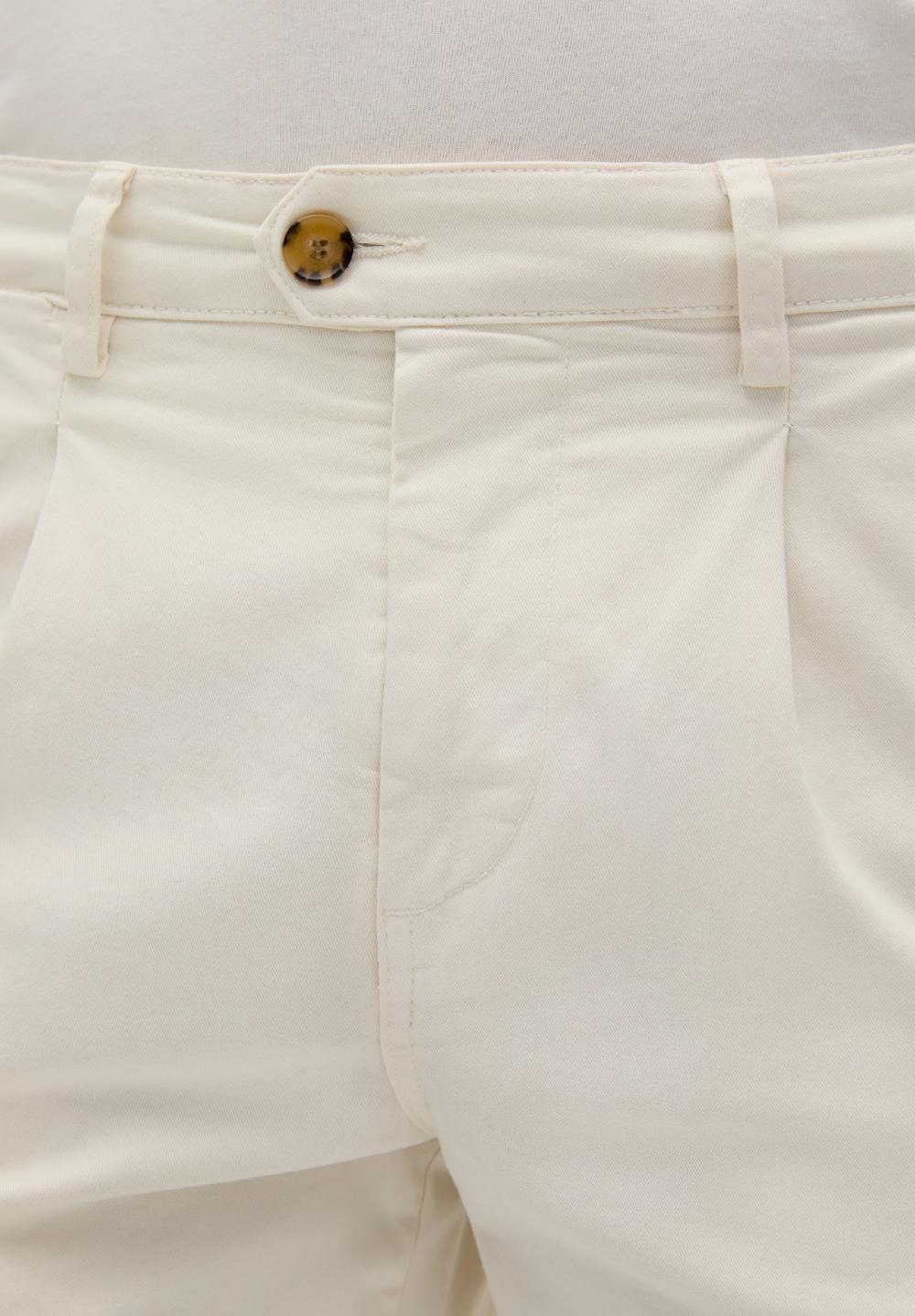 Scalpers RELAXED CHINO TROUSERS WITH DARTS CREAM