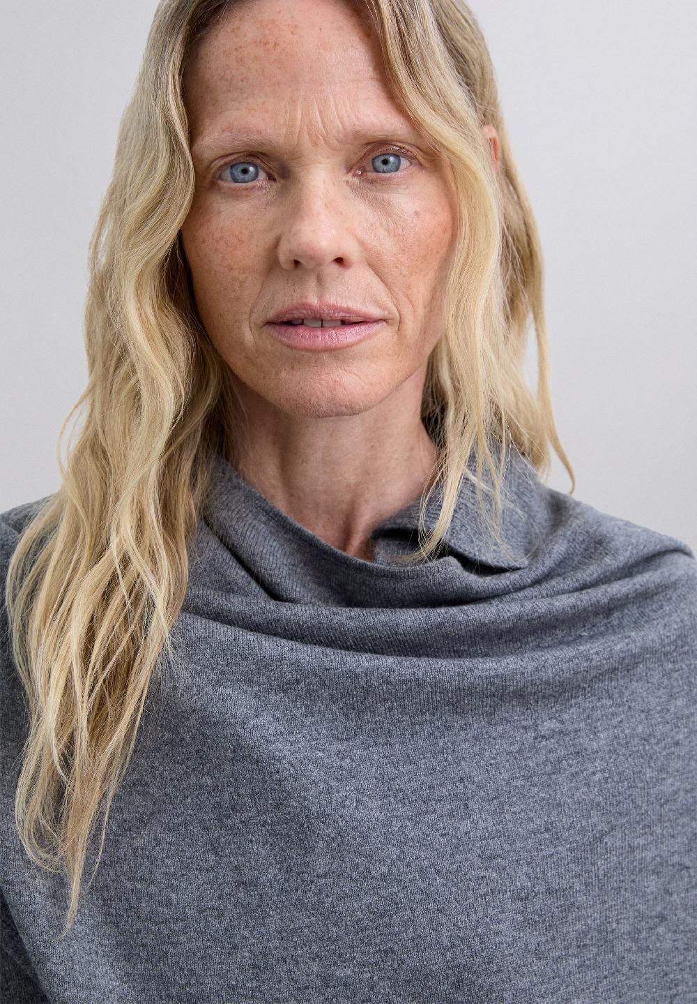 Scalpers SCMAXITRIANGLE SCARF GREY