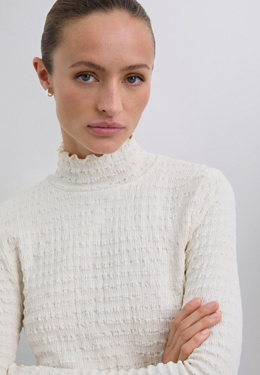 Scalpers TEXTURED HIGH NECK TOP OFF WHITE