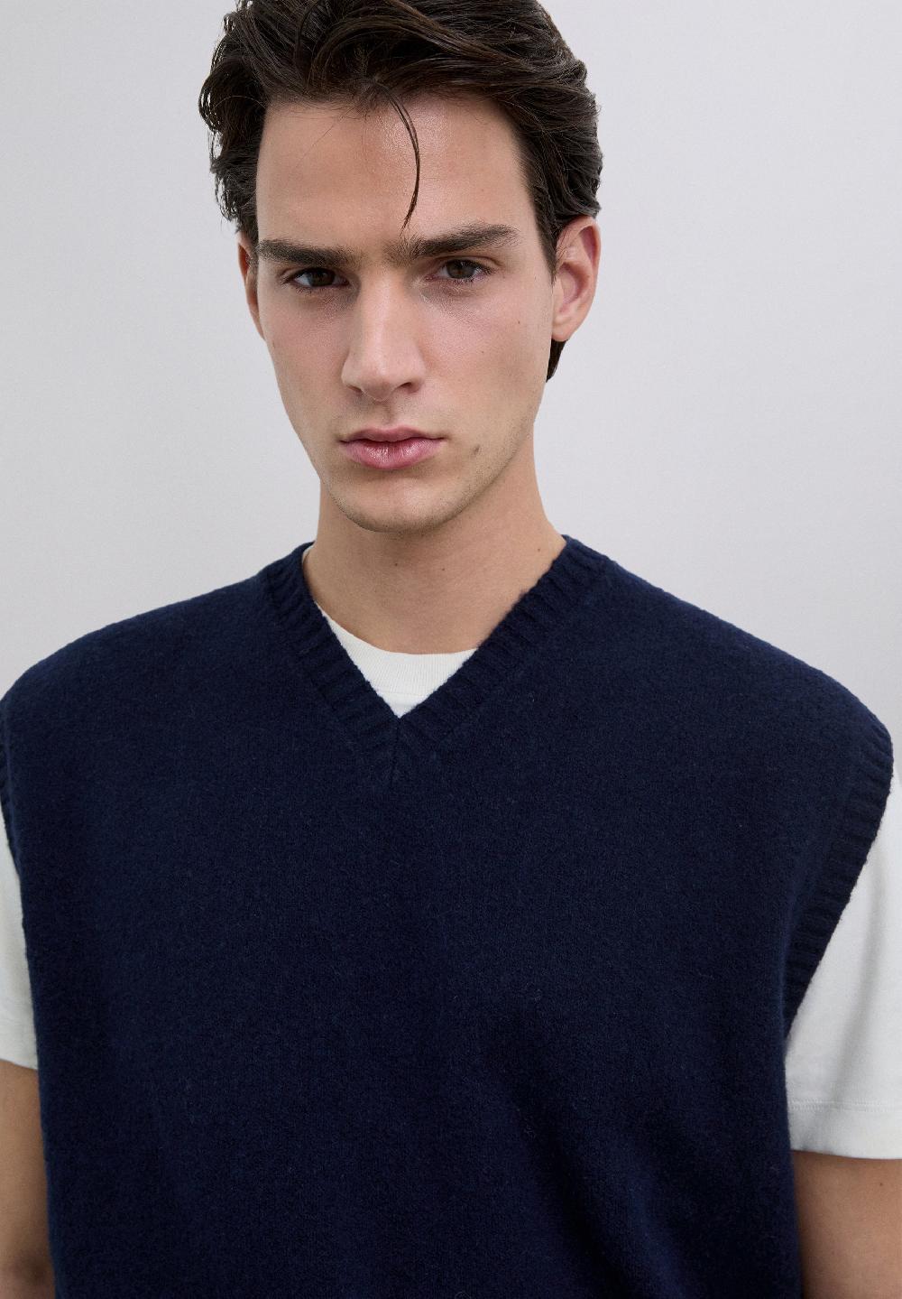 Scalpers V-NECK WOOL VEST NAVY