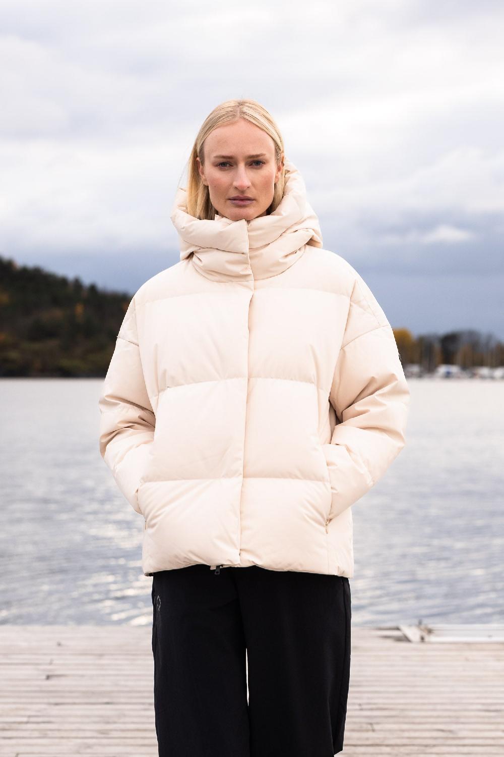 Scandinavian Edition Acme II — Neutral White